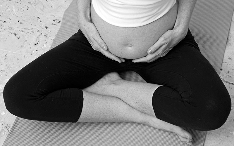 Important Tips for Pregnant Women Practicing Prenatal Yoga
